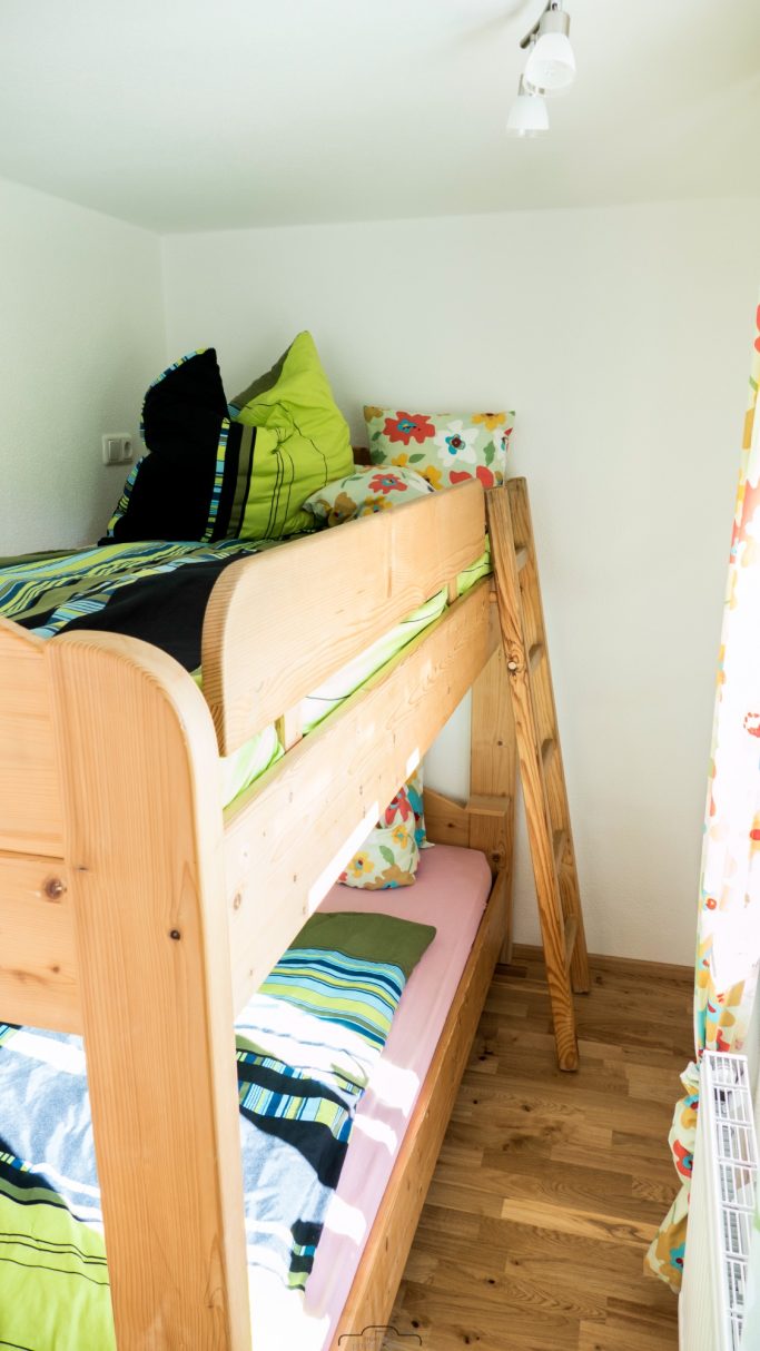 Schlafzimmer Kinder in der Ferienwohnung Heumilch-Hof Fehr in Stiefenhofen im Allgäu